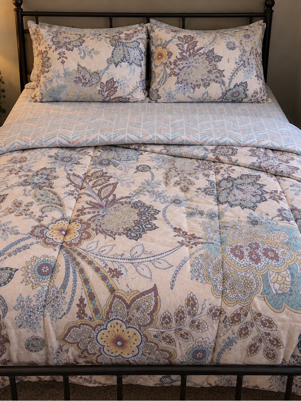 Floral Paisley Comforter Set in Beige and Blue - Home Bedding